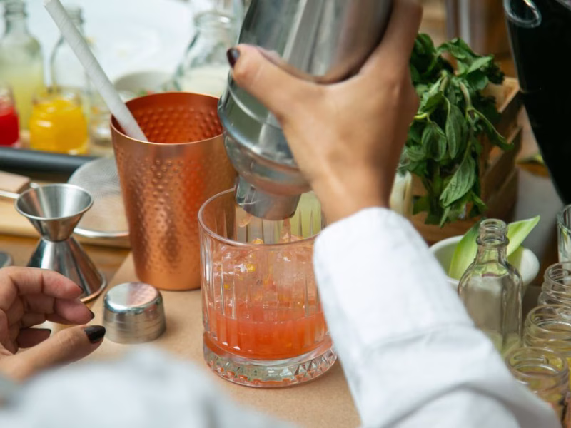 Recettes de cocktails maison : créativité et saveurs