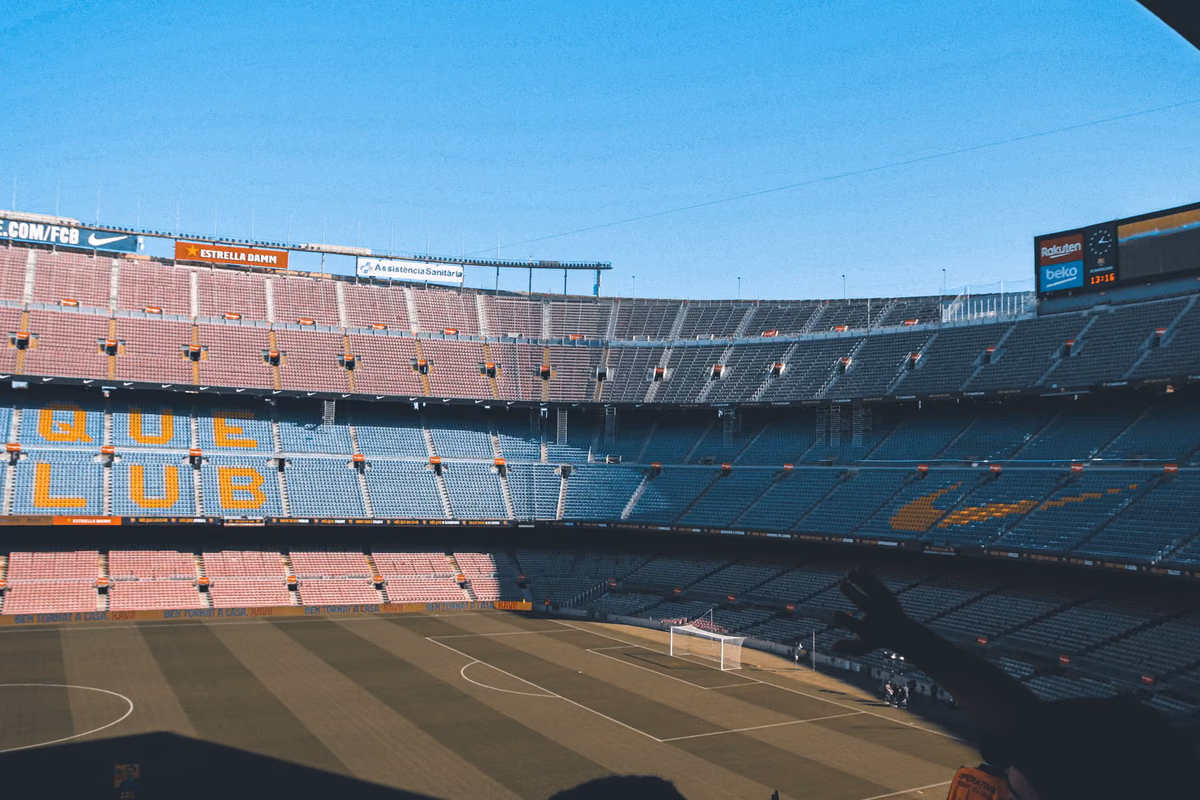 L'influence de la Ligue 2 sur la gastronomie locale : une immersion au cœur des villes de football