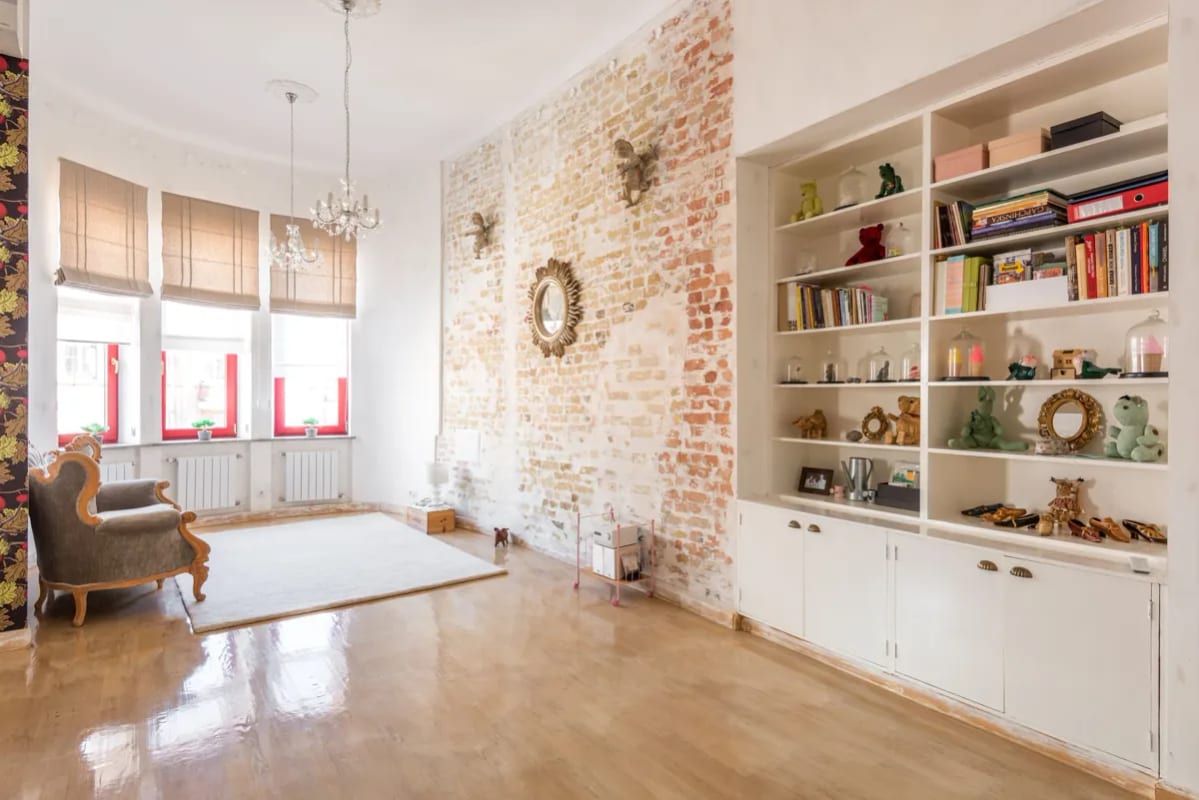 Faut-il protéger un mur en brique intérieur, et avec quoi ?