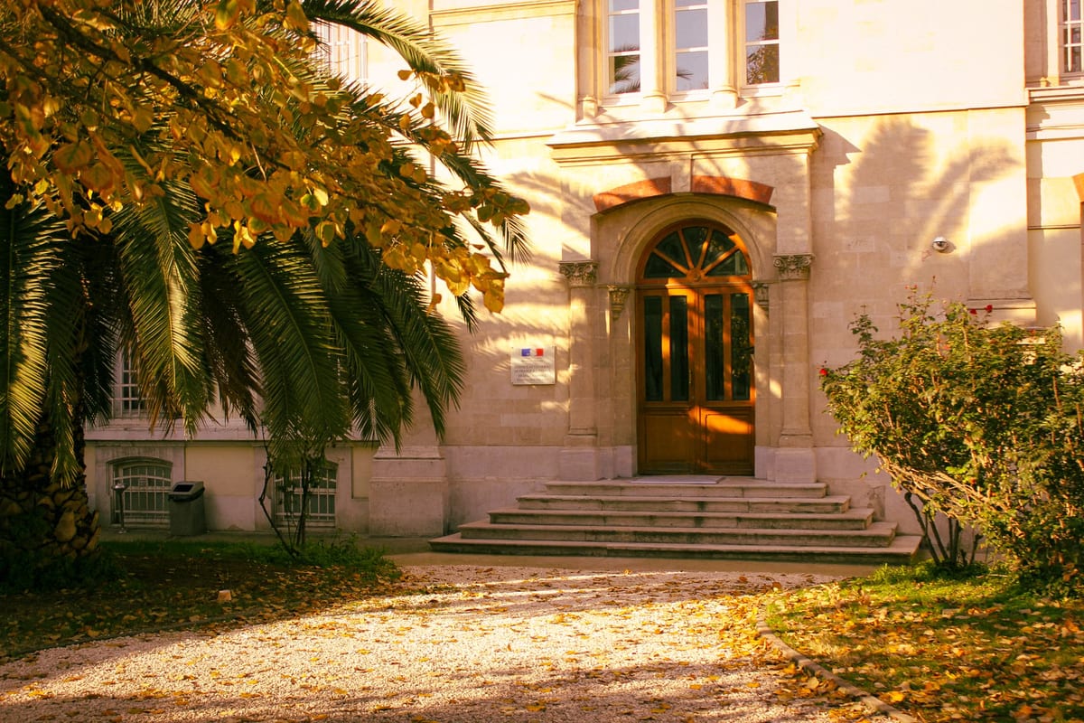 Aménager une entrée avec une marquise