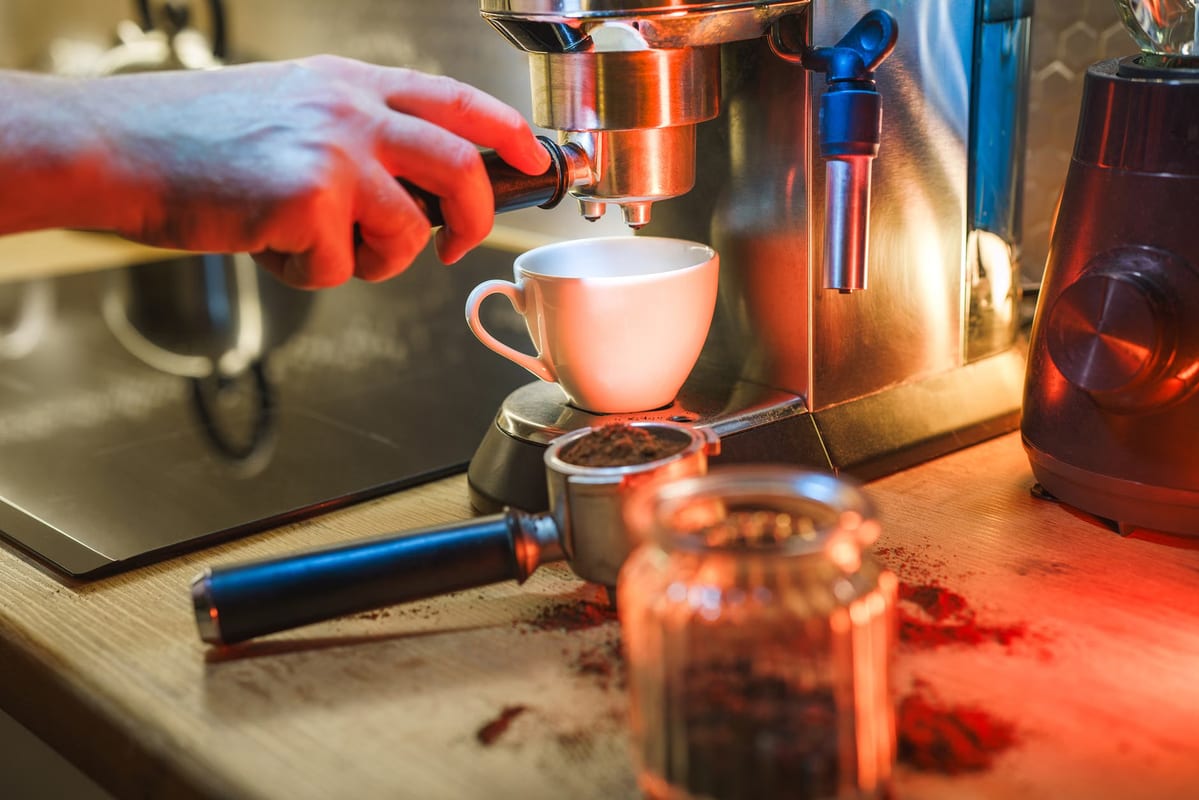 Cafetière : DeLonghi EC 680 Test : Avis et prix 2026