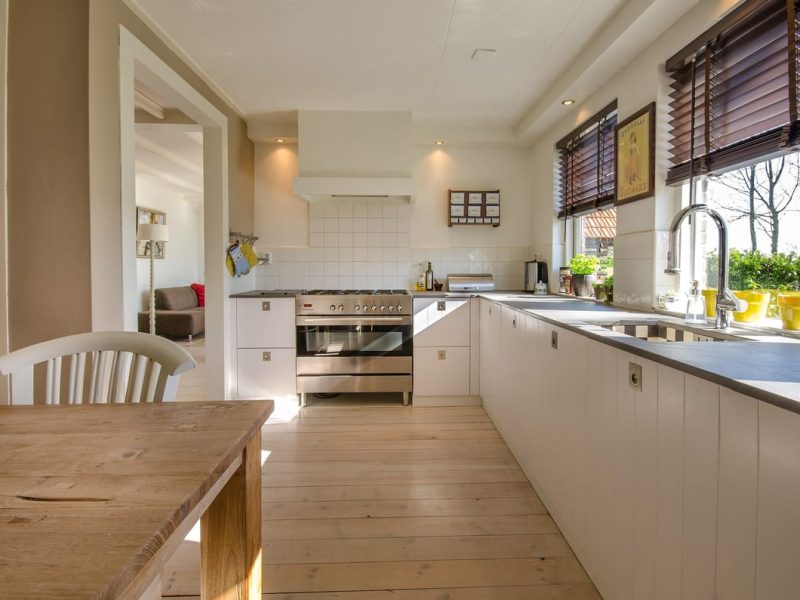 Rangement en cuisine : comment utiliser des palettes pour s’organiser ?